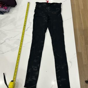 Extra small camo Spanx leggings